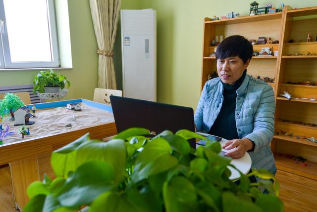 包含互聯網學生心理輔導新聞稿的詞條