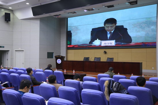 互聯(lián)網(wǎng)雙語新聞(互聯(lián)網(wǎng)報道英語作文)