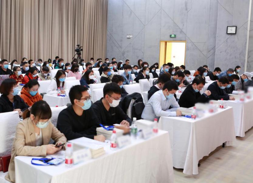 互聯(lián)網(wǎng)新聞服務(wù)的從業(yè)人員(互聯(lián)網(wǎng)新聞服務(wù)的從業(yè)人員包括哪些)